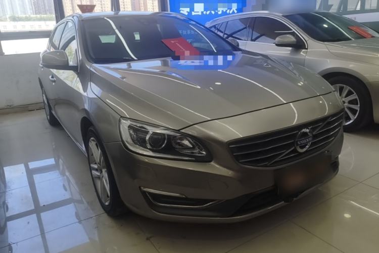 Used Volvo V60 2014 T5 Zhiya Edition Front Right 45 Deg