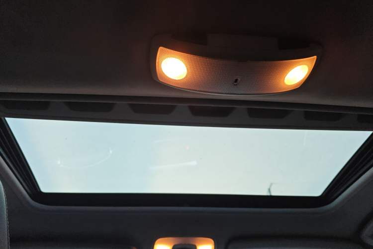 Used Volvo V60 2014 T5 Zhiya Edition Headliner