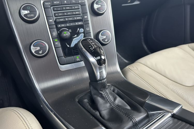 Used Volvo V60 2014 T5 Zhiyi Edition Interior 1