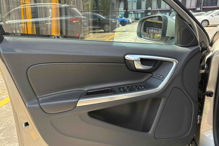 Used Volvo V60 2014 T5 Zhiya Edition Interior 10