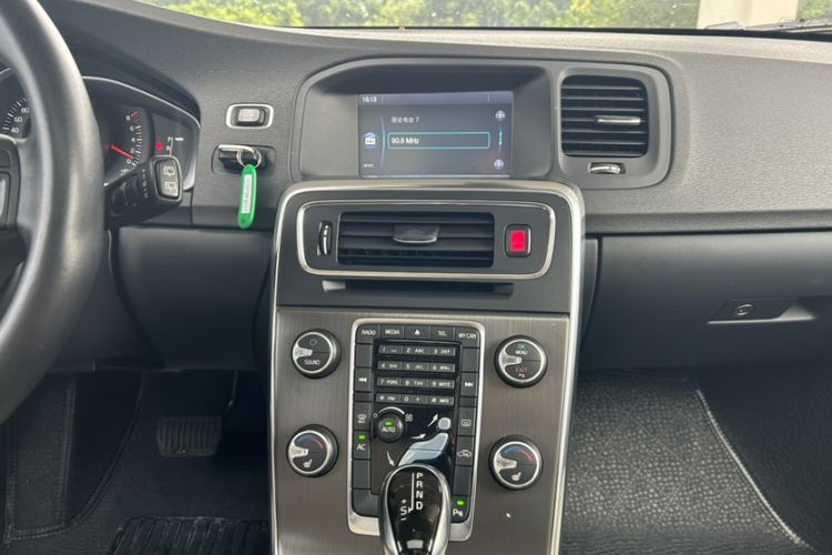 Used Volvo V60 2014 T5 Zhiyi Edition Interior 2
