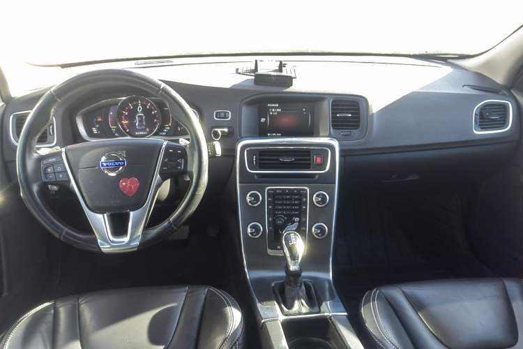 Used Volvo V60 2014 Restyled T5 Zhiya Edition Interior 2