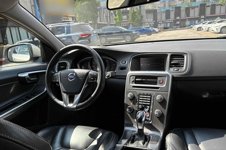 Used Volvo V60 2014 T5 Zhiya Edition Interior 2