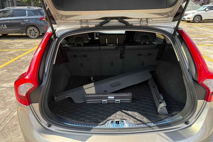 Used Volvo V60 2014 T5 Zhiya Edition Interior 3