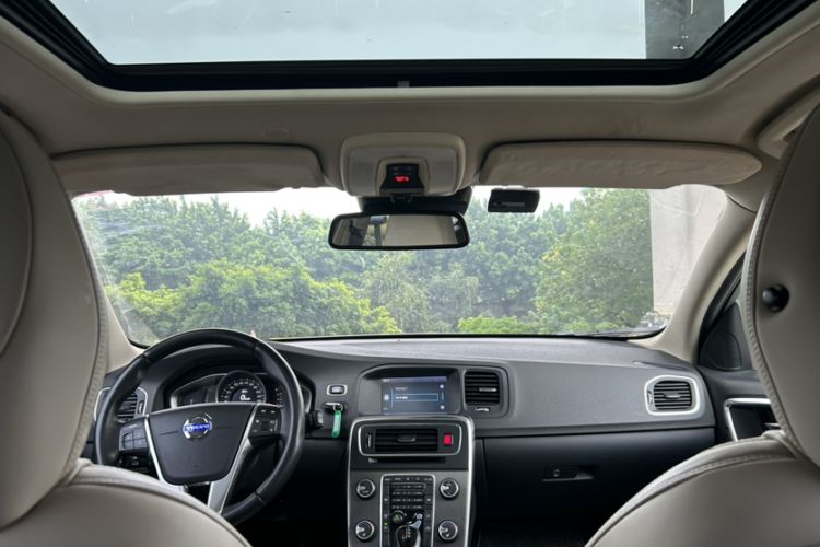 Used Volvo V60 2014 T5 Zhiyi Edition Interior 4