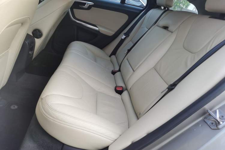 Used Volvo V60 2014 T5 Zhiyi Edition Interior 4