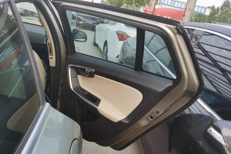 Used Volvo V60 2014 T5 Zhiyi Edition Interior 6