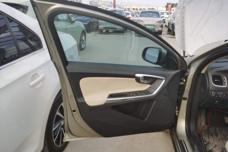 Used Volvo V60 2014 T5 Zhiyi Edition Interior 7