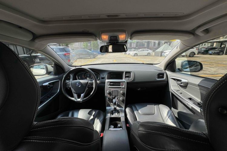 Used Volvo V60 2014 T5 Zhiya Edition Interior 7