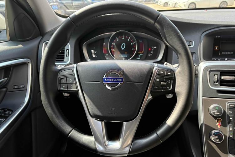 Used Volvo V60 2014 T5 Zhiya Edition Interior 8