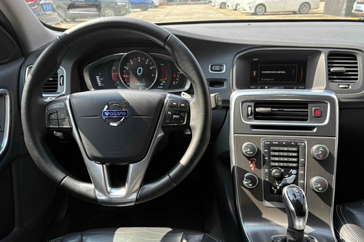Used Volvo V60 2014 T5 Zhiya Edition Interior 9