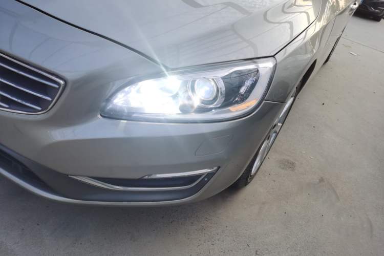 Used Volvo V60 2014 T5 Zhiyi Edition Left Front Headlight