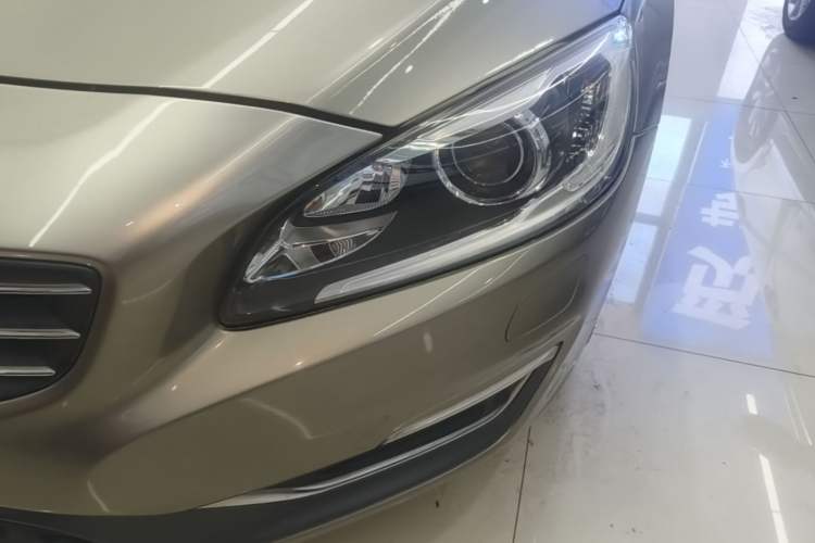 Used Volvo V60 2014 T5 Zhiya Edition Left Front Headlight