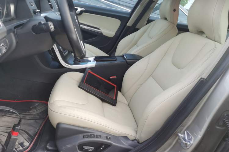 Used Volvo V60 2014 T5 Zhiyi Edition Left Front Seat