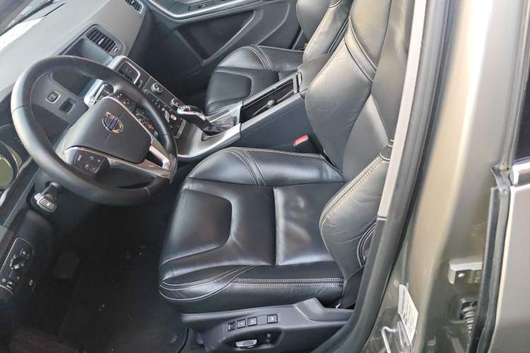 Used Volvo V60 2014 T5 Zhiya Edition Left Front Seat