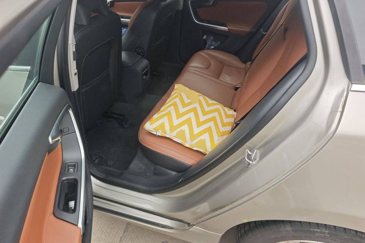 Used Volvo V60 2014 Restyled T5 Zhiya Edition Left Rear Seat