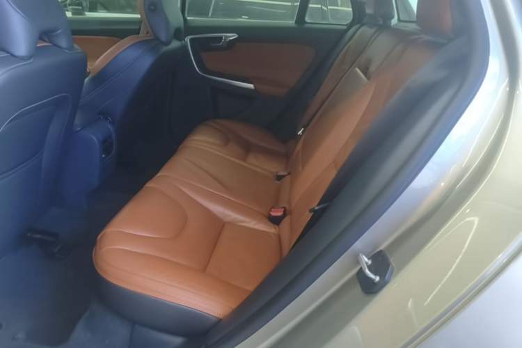 Used Volvo V60 2014 T5 Zhiya Edition Left Rear Seat