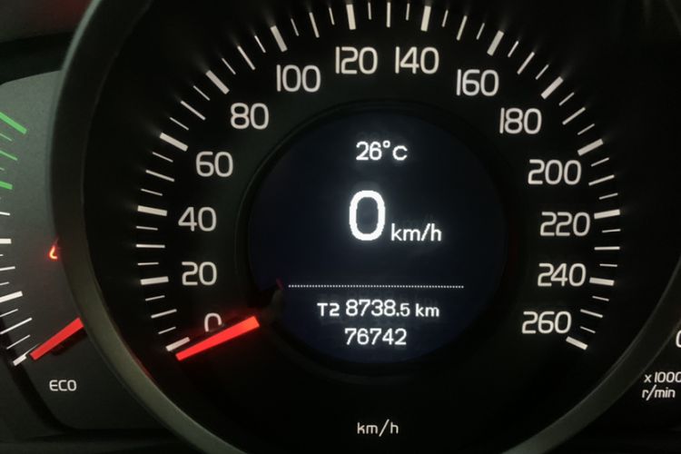 Used Volvo V60 2014 T5 Zhiyi Edition Odometer Close Up