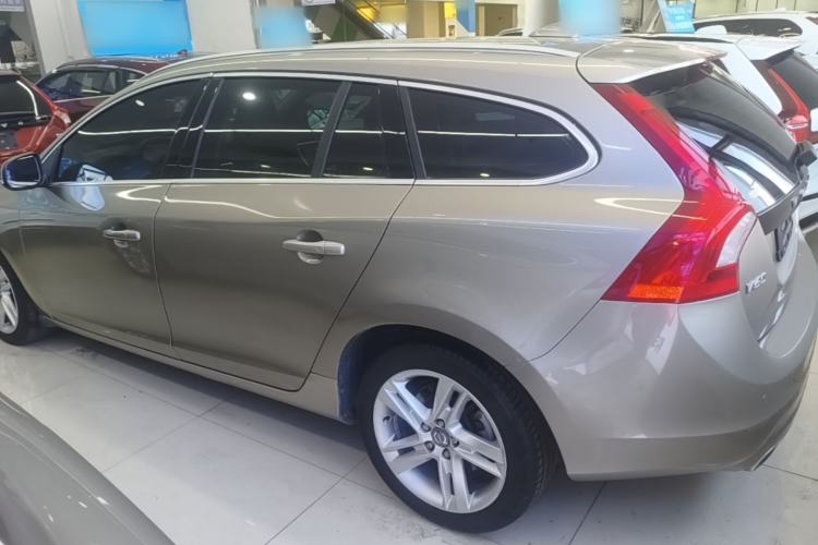 Used Volvo V60 2014 T5 Zhiya Edition Rear Left 45 Deg