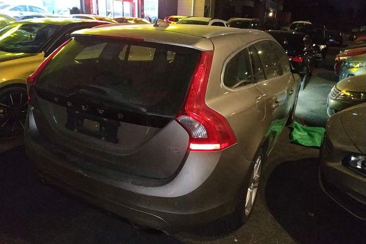 Used Volvo V60 2014 Restyled T5 Zhiya Edition Rear Right 45 Deg
