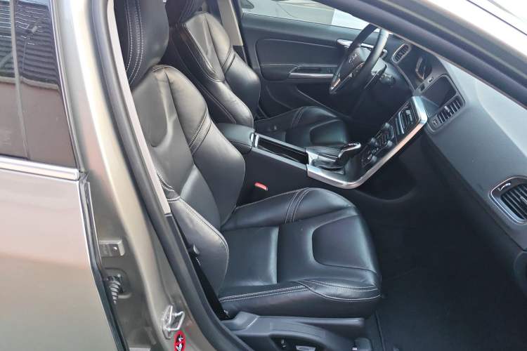 Used Volvo V60 2014 T5 Zhiya Edition Right Front Seat