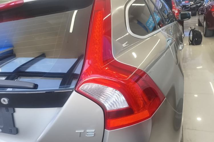 Used Volvo V60 2014 T5 Zhiya Edition Right Rear Taillight
