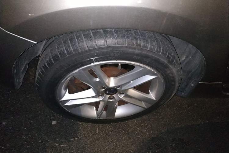 Used Volvo V60 2014 Restyled T5 Zhiya Edition Right Rear Wheel Hub