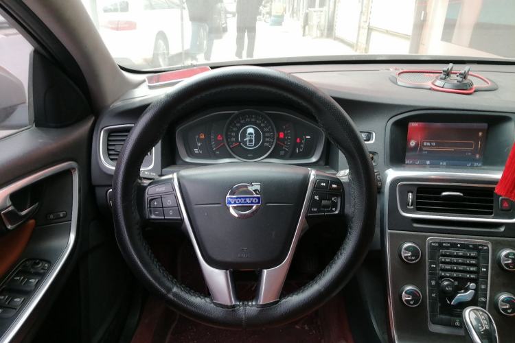 Used Volvo V60 2014 T5 Zhiyi Edition Steering Wheel