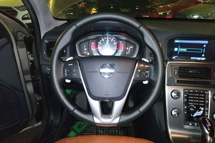 Used Volvo V60 2014 Restyled T5 Zhiya Edition Steering Wheel