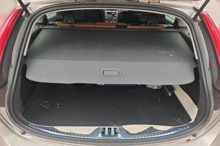 Used Volvo V60 2014 Restyled T5 Zhiya Edition Trunk