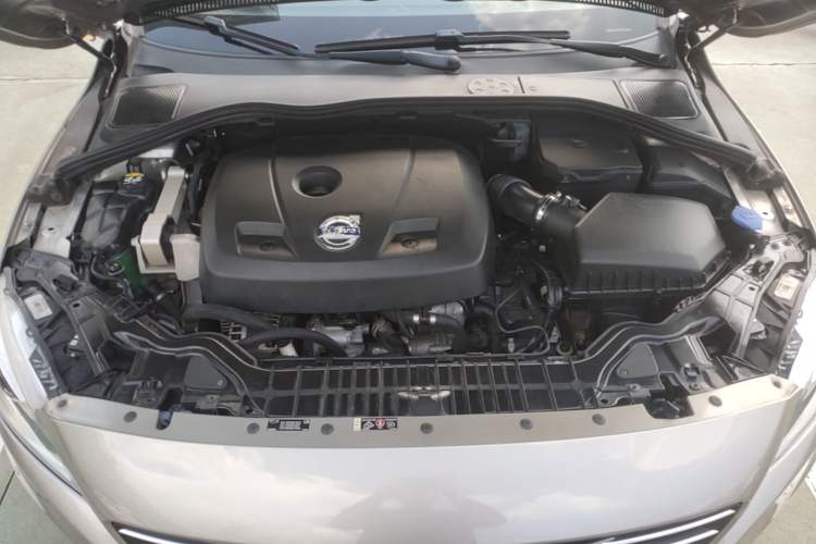 Used Volvo V60 2014 Restyled T5 Zhiya Edition Engine Bay