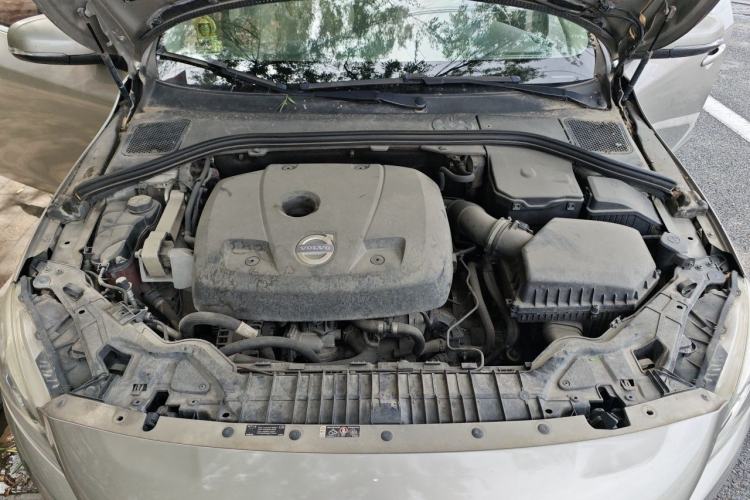 Used Volvo V60 2014 Restyled T5 Zhiya Edition Engine Bay