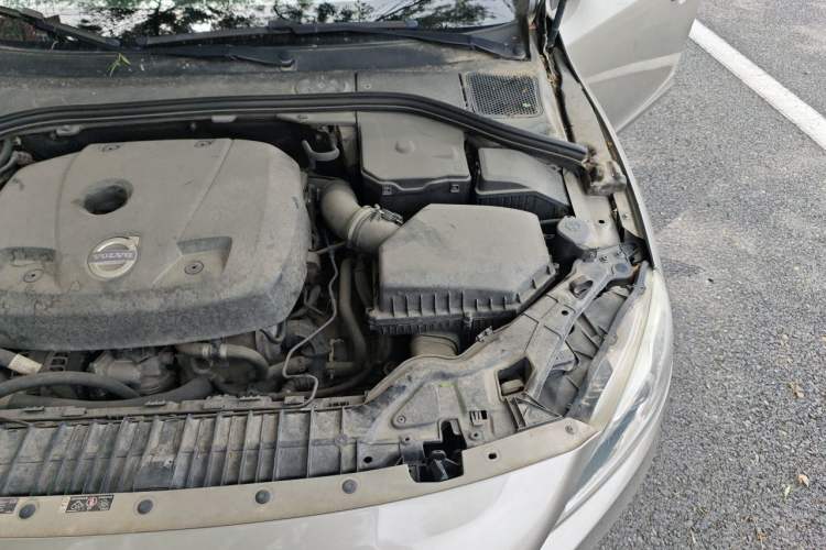 Used Volvo V60 2014 Restyled T5 Zhiya Edition Engine Bay Left