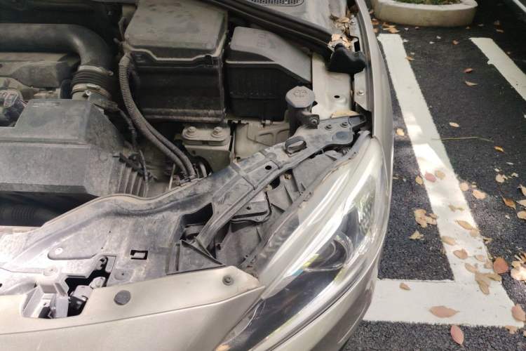 Used Volvo V60 2014 T5 Zhiya Edition Engine Bay Left