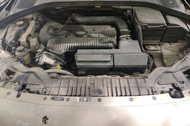Used Volvo V60 2014 T5 Zhiya Edition Engine Bay