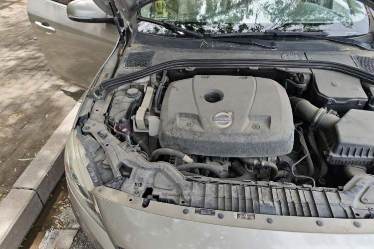 Used Volvo V60 2014 Restyled T5 Zhiya Edition Engine Bay Right