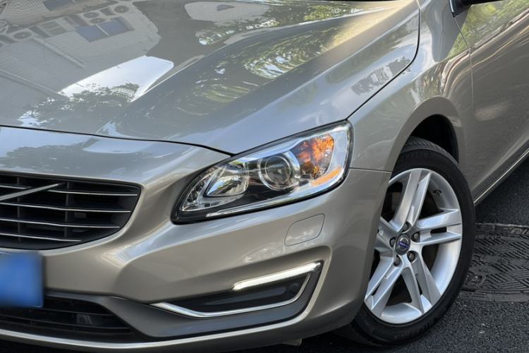 Used Volvo V60 2014 T5 Zhiya Edition Exterior 3