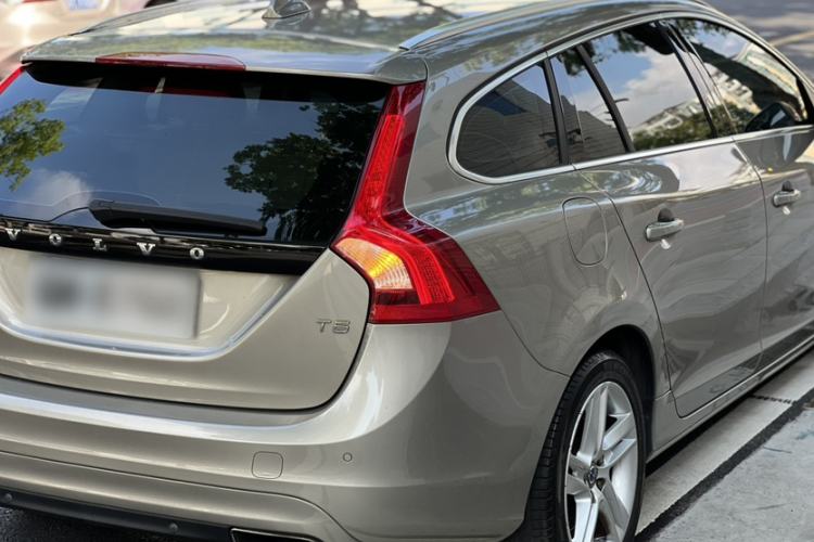 Used Volvo V60 2014 T5 Zhiya Edition Exterior 6