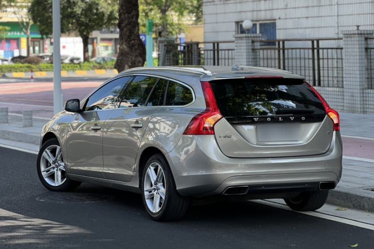 Used Volvo V60 2014 T5 Zhiya Edition Exterior 7