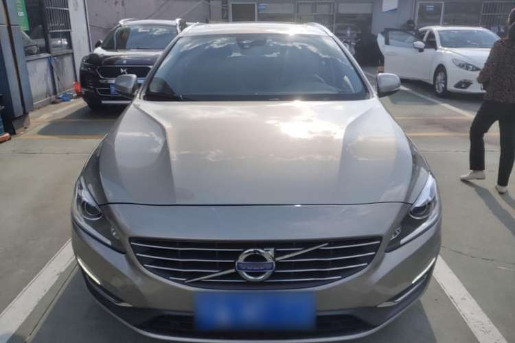 Used Volvo V60 2014 Restyled T5 Zhiya Edition Front