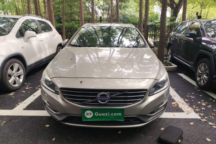 Used Volvo V60 2014 T5 Zhiya Edition Front