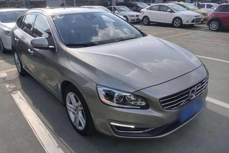 Used Volvo V60 2014 Restyled T5 Zhiya Edition Front Right 45 Deg