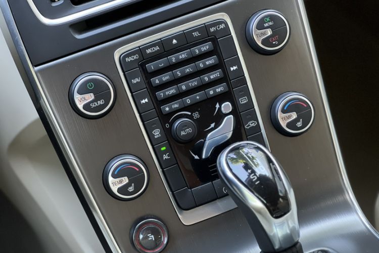 Used Volvo V60 2014 T5 Zhiya Edition Gear Lever