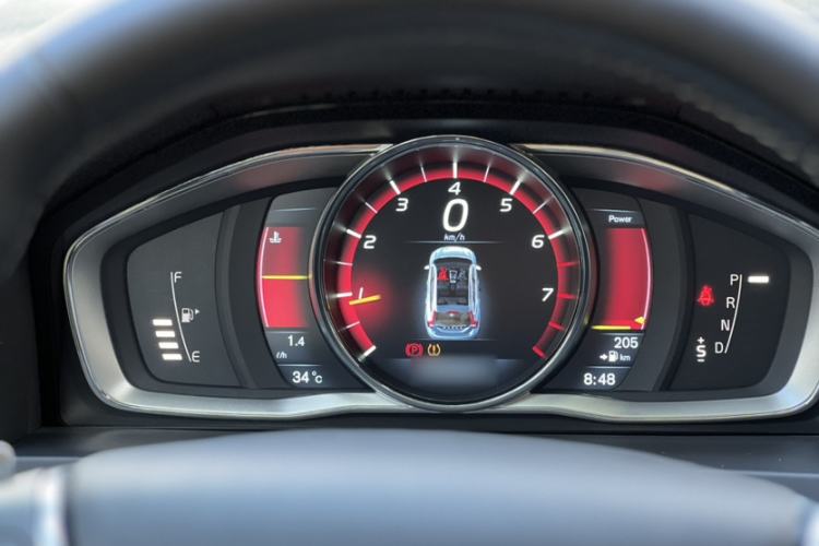 Used Volvo V60 2014 T5 Zhiya Edition Instrument Cluster