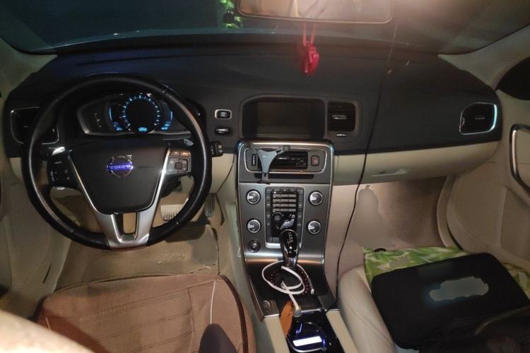 Used Volvo V60 2014 T5 Zhiya Edition Interior 2