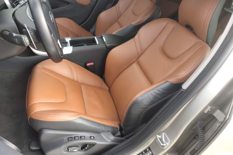 Used Volvo V60 2014 Restyled T5 Zhiya Edition Left Front Seat