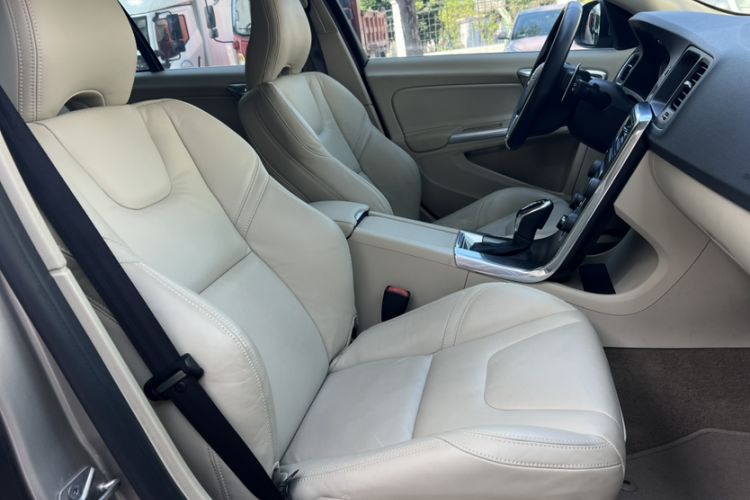 Used Volvo V60 2014 T5 Zhiya Edition Left Front Seat