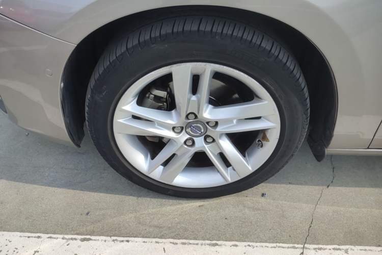 Used Volvo V60 2014 Restyled T5 Zhiya Edition Left Front Wheel Hub