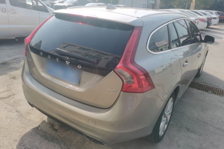 Used Volvo V60 2014 Facelift T5 Zhiyi Edition Rear Right 45 Deg