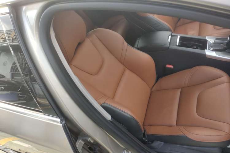 Used Volvo V60 2014 Restyled T5 Zhiya Edition Right Front Seat